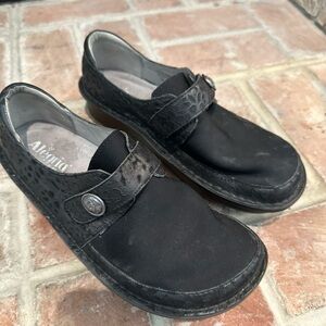 Alegria Black Strap Clogs